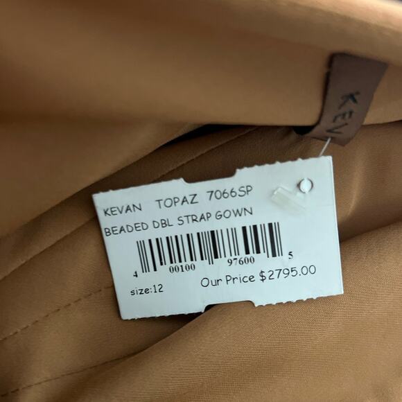 Kevan Hall beaded double strap gown - Picture 7 of 13